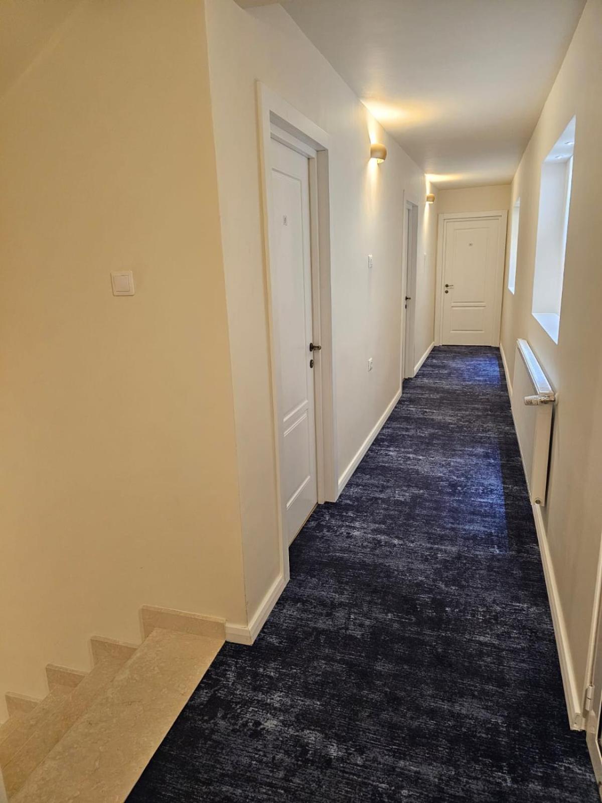 Hotel Queen Râmnicu Vâlcea Zewnętrze zdjęcie