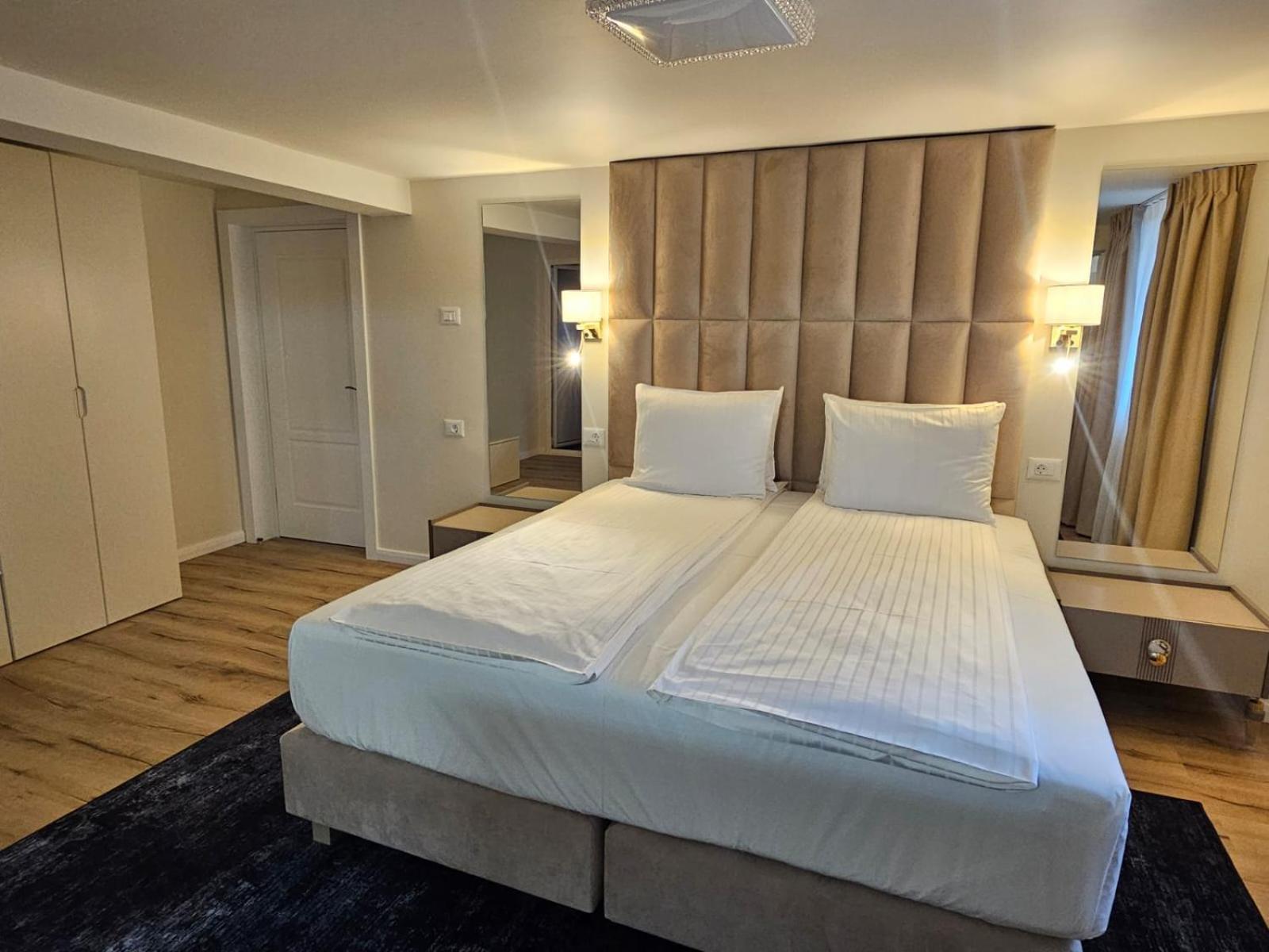 Hotel Queen Râmnicu Vâlcea Zewnętrze zdjęcie